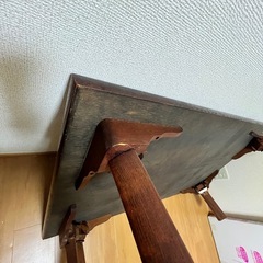 折りたたみテーブルの画像