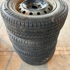 スタッドレスタイヤ　鉄チン15インチ
　の画像
