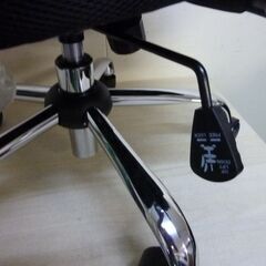 2-12　未使用/新品　組立商品　 オフィスチェア 超コンパクト 小柄 全面メッシュ アームレスト ロッキング 学習椅子 ブラックの画像