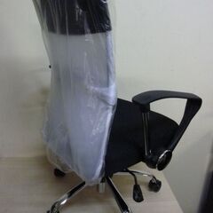 2-12　未使用/新品　組立商品　 オフィスチェア 超コンパクト 小柄 全面メッシュ アームレスト ロッキング 学習椅子 ブラックの画像