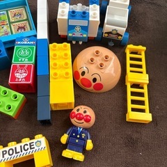 アンパンマンとパトカーブロックセットの画像