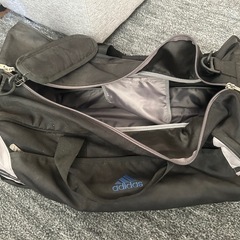 adidasのスポーツバック※キャリーバックとしても使用出来ます。。の画像