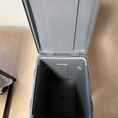 ニトリ　ゴミ箱　グレー　45リットル　使用頻度すくな少なめ　消臭連結タイプの画像