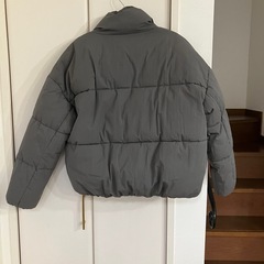 ZARA クロップドパフテックジャケットの画像