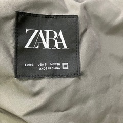 ZARA クロップドパフテックジャケットの画像