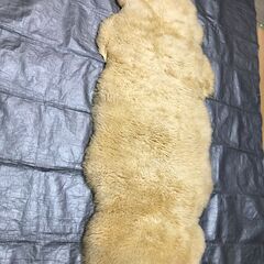 ムートンラグ 天然羊毛 ロングラグ ふわふわ カーペット ソファラグ ベッドサイド 北欧風 インテリア用品　【糸島市内 送料無料】251113-10の画像