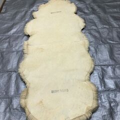 ムートンラグ 天然羊毛 ロングラグ ふわふわ カーペット ソファラグ ベッドサイド 北欧風 インテリア用品　【糸島市内 送料無料】251113-10の画像