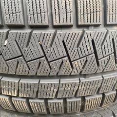 PIRELLI スタッドレスタイヤのみ225/45R18 　の画像