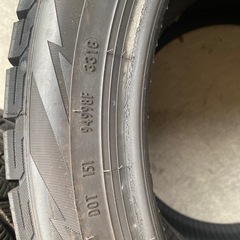 PIRELLI スタッドレスタイヤのみ225/45R18 　の画像