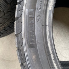 PIRELLI スタッドレスタイヤのみ225/45R18 　の画像