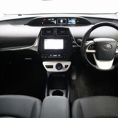 【自社ローン対応】トヨタ プリウス 　Ｓ　スマートキー　LEDヘッドライト　Bluetoothの画像