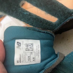 adidasとニューバランスの画像