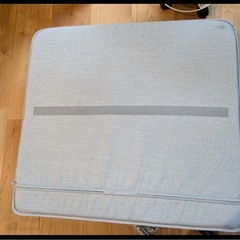 美品　POANG ポエング、オットマンの画像