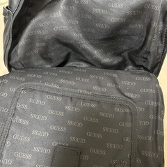 guess バックパックの画像