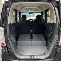 【総額コミコミ】広島発プライムゲート27年NBOX　GLパッケージ　車検令和８年１１月２９日　後期モデル　ワンオーナー　純正８インチナビ　バックカメラ　フルセグTV　ステアリングリモコン　左パワースライドドア　ブラック内装　社外14インチアルミホイール　ETC　スマートキー　プライバシーガラス　タイミングチェーン　修復歴無し　ディーラー系オートオークション仕入　軽自動車　軽スライド　格安の画像