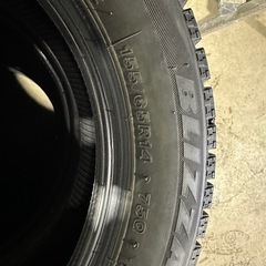 ブリヂストン　スタッドレスタイヤ　155/65/14  VRX バリ山の画像