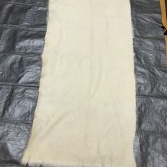 ムートン風ラグ シープスキン風 ファーラグ 白系 インテリア マット 170×60 裏地付 ロングファー ふわふわ 251113-11の画像