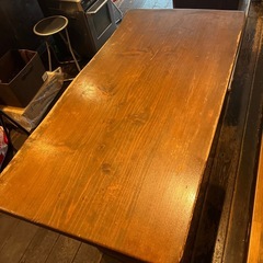 店舗で使用していたテーブルの画像