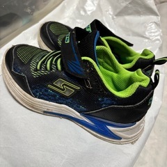 スケッチャーズ　スニーカー　緑　19cm 光るの画像