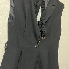 SHEIN DAZY ブラック ノースリーブ ベスト Mの画像