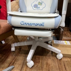 ゲーミングチェア autofull×シナモロール ヨゴレ有り 程度Bの画像