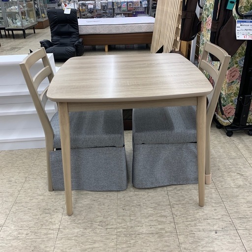 【ジモティー割引で最大15％OFF⭐️】コタツテーブル 椅子二脚セット