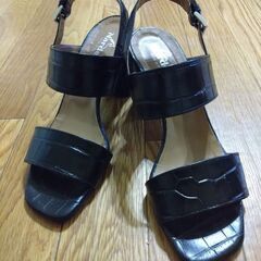 ブラックサンダル、ヒール8.5㌢、の画像