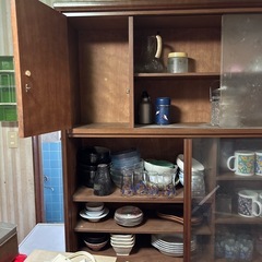 キッチン　食器棚　収納の画像