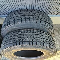スタッドレスタイヤ（195/80R15 107/105L）の画像