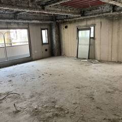 【日当14,000円以上】内装解体スタッフ/日払い週払い可/基本直行直帰/週5勤務以上の画像