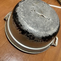 【無料】【０円】古の軽い大きい鍋の画像