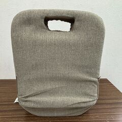 【お売りします】山善 コンパクトに2つ折りできる座椅子 ICZ-40 ベージュ ブラウン系の画像