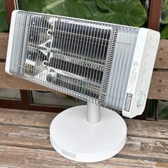 美品　ダイキン 遠赤外線ストーブ ERFT11ZS-W 2022年製 の画像