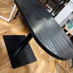 小さめのカフェテーブル の画像