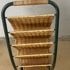 雑誌棚　の画像