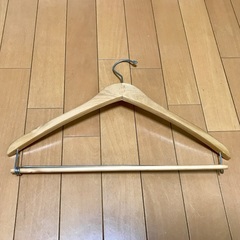 木製ハンガーの画像