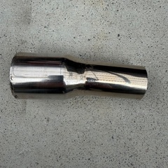 バイク　マフラーと中間パイプの画像