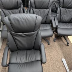 オフィスコム 14脚 マネージャーチェア ディニフィ ハイバック 社長椅子 オフィスチェア 応接椅子 幅670×奥行805×高さ1045～1115mmの画像