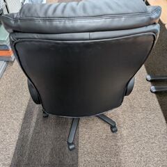 オフィスコム 14脚 マネージャーチェア ディニフィ ハイバック 社長椅子 オフィスチェア 応接椅子 幅670×奥行805×高さ1045～1115mmの画像