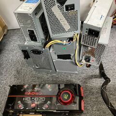 ノートx2、電源BOX多数、DVD ブルーレイ　レコーダーのリモコン、アダプタ多数ジャンク品の画像