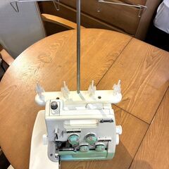 ★動作良好！★TOYOTA トヨタ ロックミシン  SL1T《フットコントローラー付》【マジカルスケッチ】の画像