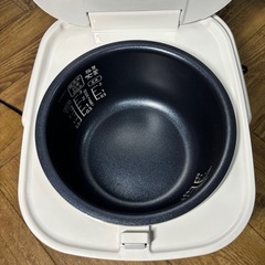美品 アイリスオーヤマ 炊飯器 2023年製 KS-RC21M05-W 3合の画像