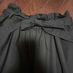 ユニクロUNIQLO♥︎モスグリーンスカートSサイズの画像