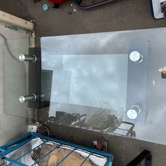 【無料】ニトリガラステーブルの画像