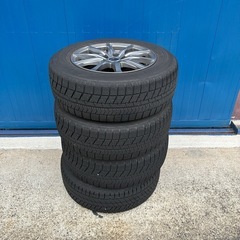 スタッドレスタイヤの画像