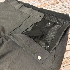 【メンズ・H＆M】スラックス　長ズボン　10分丈　グレーの画像