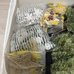 【美品】𝐋𝐎𝐖𝐘𝐀 ロウヤ クリスマスツリー120cm オーナメント/IKEA収納ケース付の画像