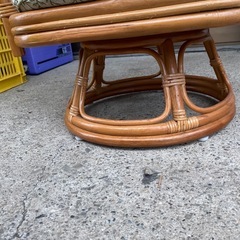 中古　ラタン　回転座椅子　ロータイプ　ブラウンの画像