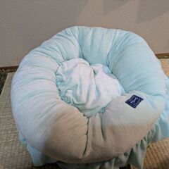 猫用 夏冬兼用 丸型 ベッド 中古 2個 差し上げますの画像