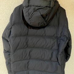 UNIQLO シームレスダウンパーカー　黒　mMサイズの画像